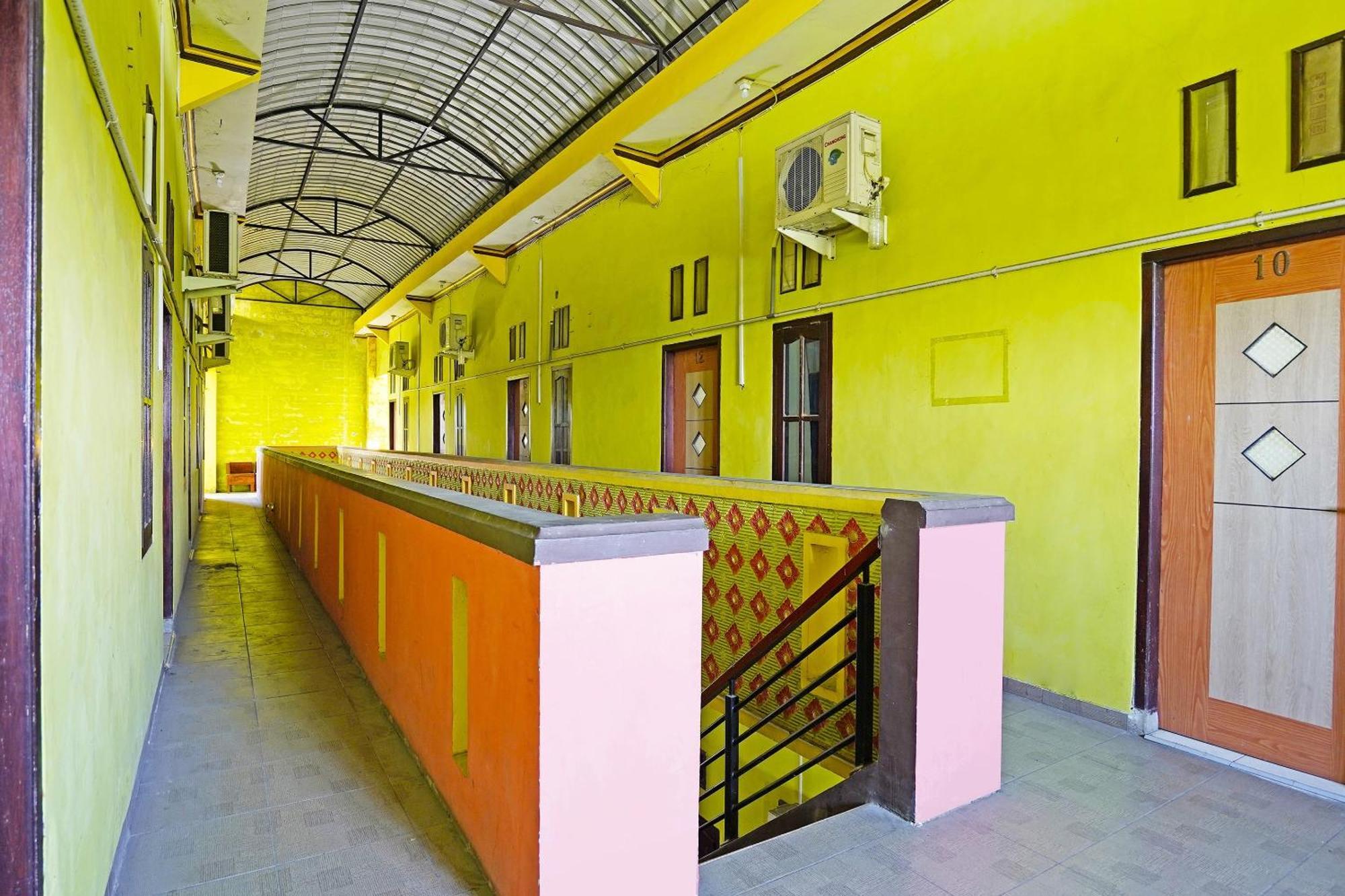Oyo 91583 D'Cost Green Syariah Surabaya Exterior foto